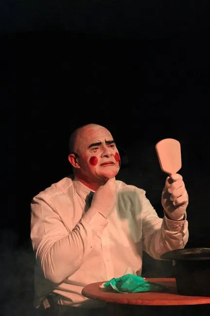 Benjamin Bernheim reina soberano no “Hoffmann” do Met