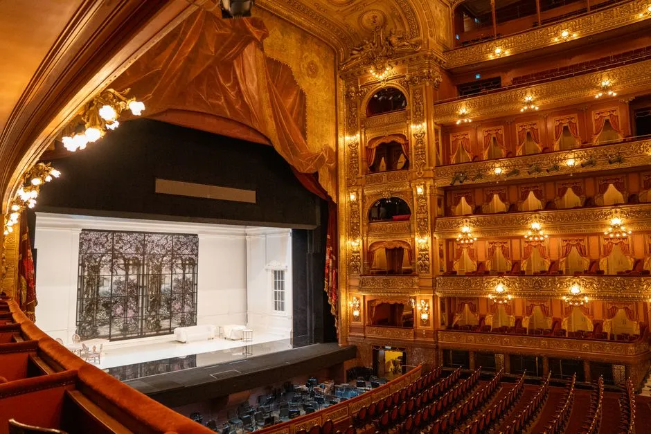 A Magistral Interpretação de Benjamin Bernheim como Hoffmann na Metropolitan Opera