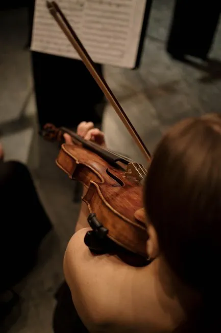 Elim Chan e a Nova York Filarmônica: Uma Noite de Força e Sensibilidade com Koide, Saint-Saëns e Prokofiev