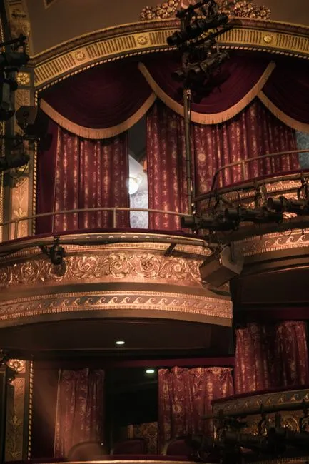 Benjamin Bernheim Brilha como Hoffmann no Metropolitan Opera