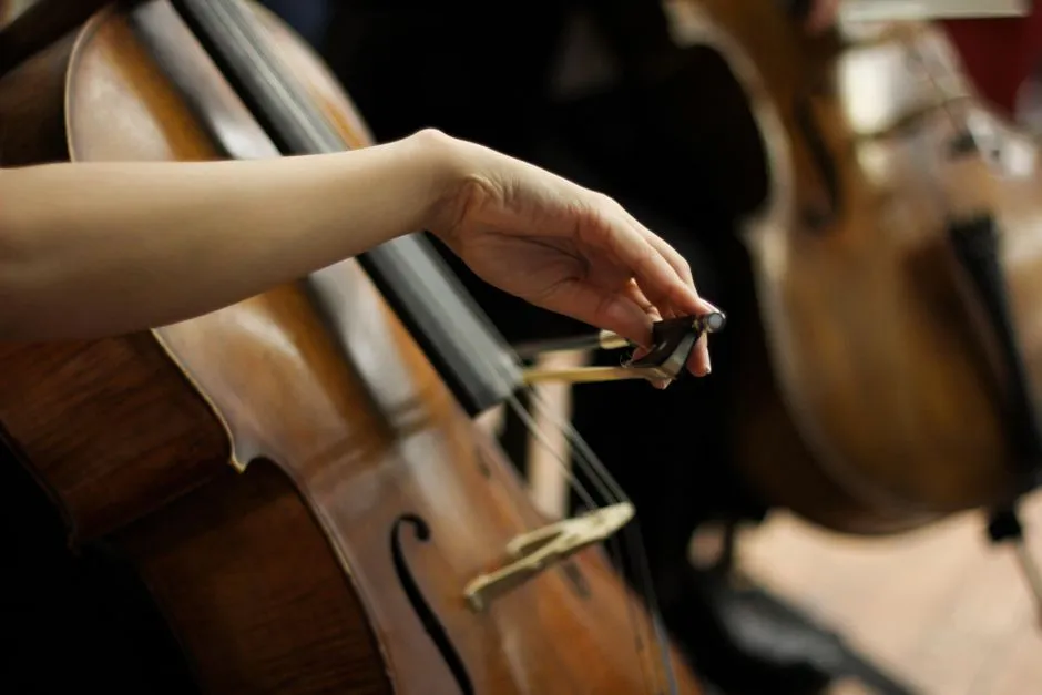 Elim Chan conduz a Filarmônica de Nova York em um programa entre Koide, Saint-Saëns e Prokofiev